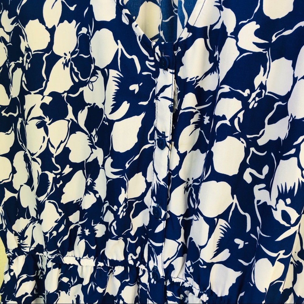 Urban Outfitters hibiscus floral button down dress - Picture 4 of 5